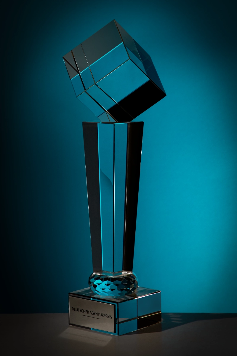 Award Pokal für die Gewinner - Deutscher Agenturpreis